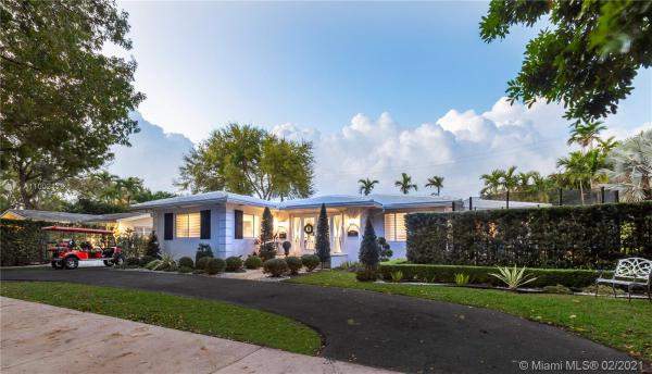 Coral Gables Country Club, 3267 Riviera Dr, Coral Gables, Florida 33134, image 2