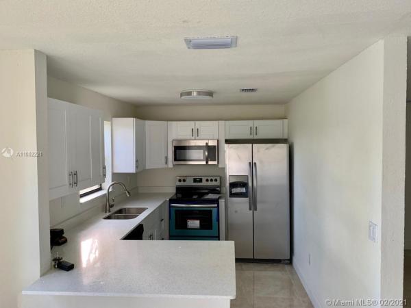Laguna Tropical, 6862 NW 173rd Dr #401, Country Club, Florida 33015, image 2