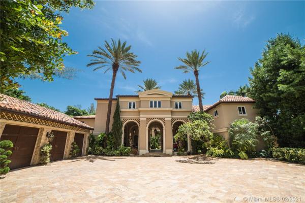 Flamingo Bay, 4411 Pine Tree Dr, Miami Beach, Florida 33140, image 2