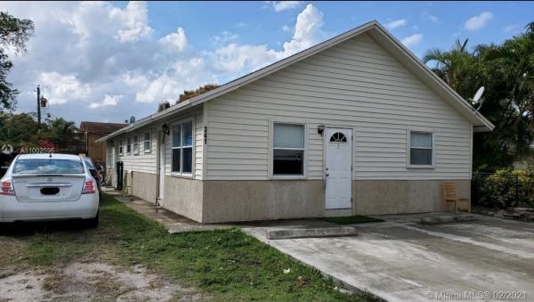 Greenacres No HOA, 341 Perry Ave, Greenacres, Florida 33463, image 2