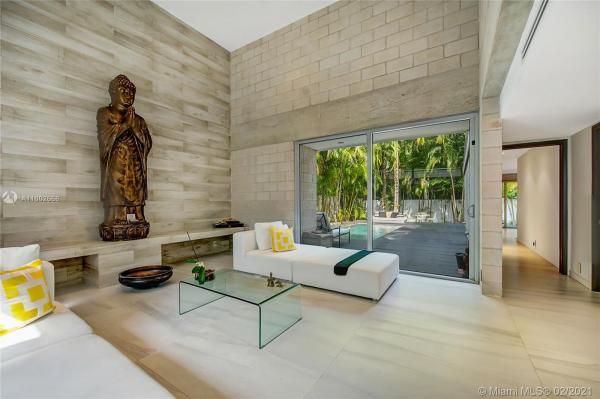 Sunshine Vistas, 4135 Crawford Ave, Miami, Florida 33133, image 2