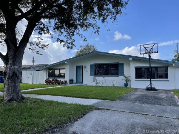 Sunswept Isle, 21230 NE 26th Ave, Ojus, Florida 33180, image 2