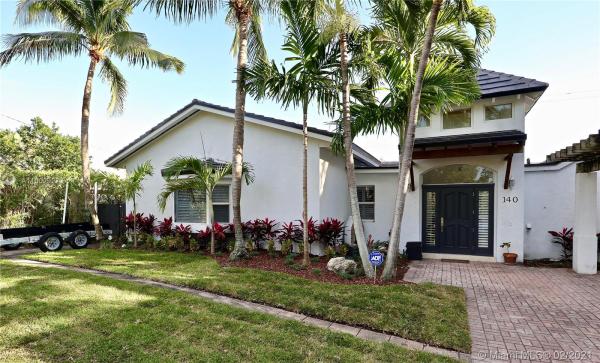 Biscayne Key Estates, 140 W Mashta Dr, Key Biscayne, Florida 33149, image 2