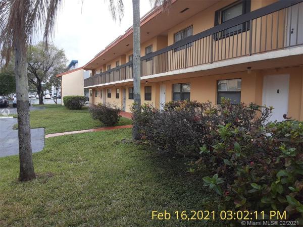 Pine Lake Village, 8879 Fontainebleau Blvd #11-101, Fountainebleau, Florida 33172, image 2