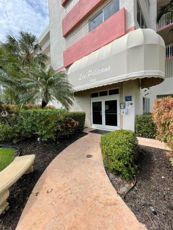 Les Pelicans, 18260 N Bay Rd #302, Sunny Isles Beach, Florida 33160, image 2