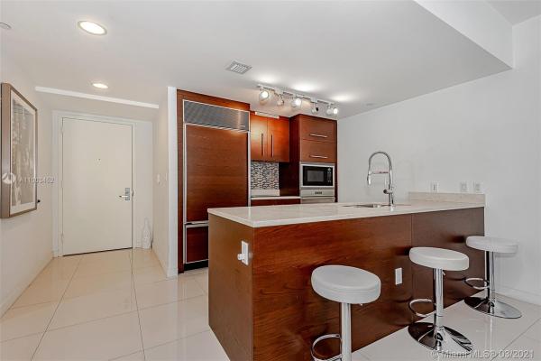 Icon Brickell Tower 1, 475 Brickell Ave #2412, Miami, Florida 33131, image 2