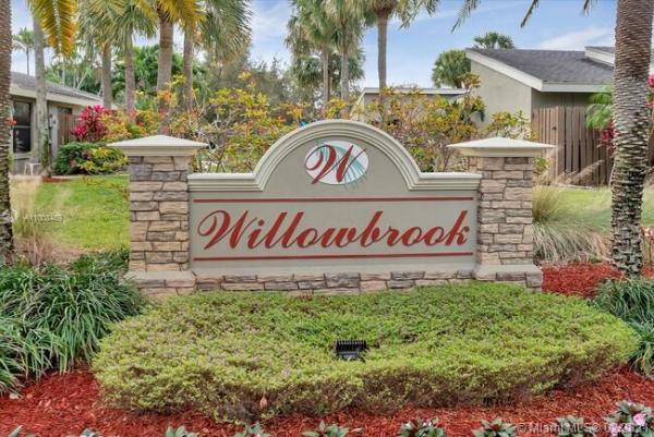 202 Meadows Dr, Boynton Beach, Florida 33436, image 2