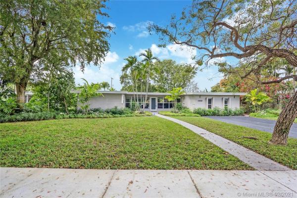 Sky Lake, 18650 NE 21st Ave, North Miami Beach, Florida 33179, image 2