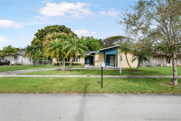 Bel Aire, 19740 Sterling Dr, Cutler Bay, Florida 33157, image 2