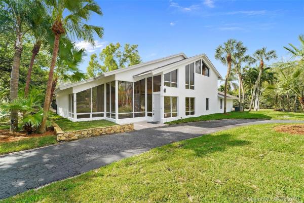 Hammill Darias, 8400 SW 114th St, Kendall, Florida 33156, image 2