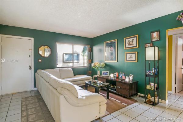 Fox Chase, 8625 NW 8th St #407, Fountainebleau, Florida 33126, image 2