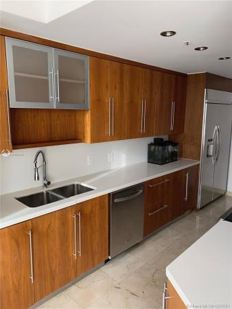 Three Tequesta Point, 848 Brickell Key Dr #3206, Miami, Florida 33131, image 2