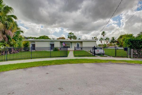 Westwood Lakes Residential, 10798 SW 44th St, Westwood Lakes, Florida 33165, image 2