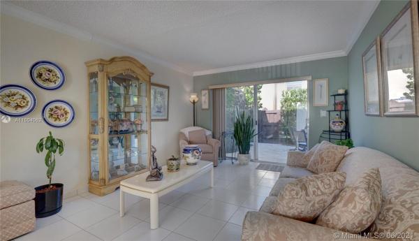 Snapper Creek Townhouses, 6628 SW 113th Ave #6628, Kendall, Florida 33173, image 2