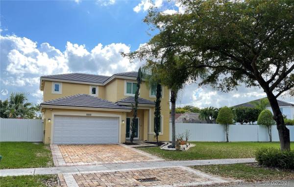 Monterey Lakes, 9110 SW 213th St, Cutler Bay, Florida 33189, image 2