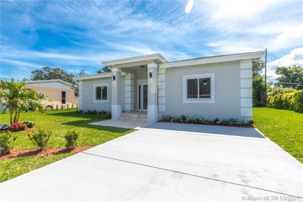 Parkmoor Manor, 40 NW 185th Ter, Miami Gardens, Florida 33169, image 2