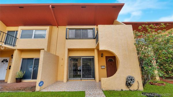 Taracoma Townhomes, 13731 SW 84th St #F, Kendale Lakes, Florida 33183, image 2