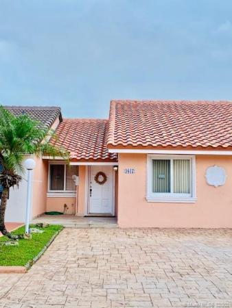 Bird Lakes Townhouses, 4817 SW 145th Ave, Kendale Lakes, Florida 33175, image 2