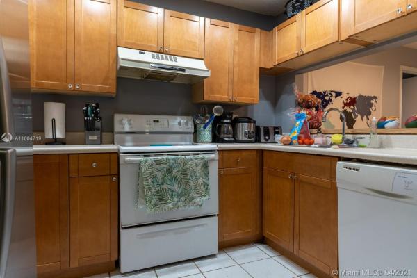 The Provinces Of Pierpointe At Pembroke Lakes, 11415 NW 10th St, Pembroke Pines, Florida 33026, image 1