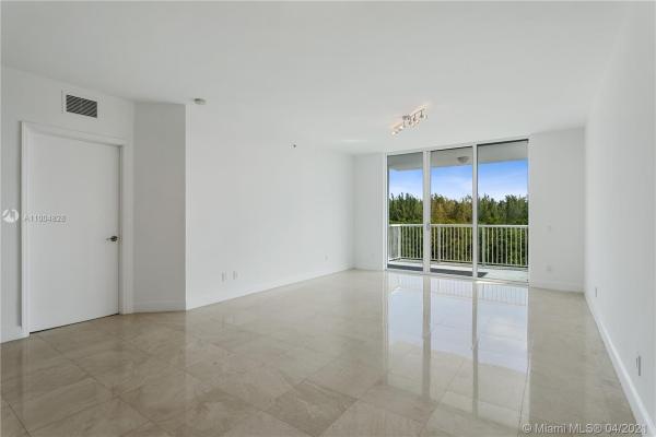 One Fifty One At Biscayne, 14951 Royal Oaks Ln #406, North Miami, Florida 33181, image 2