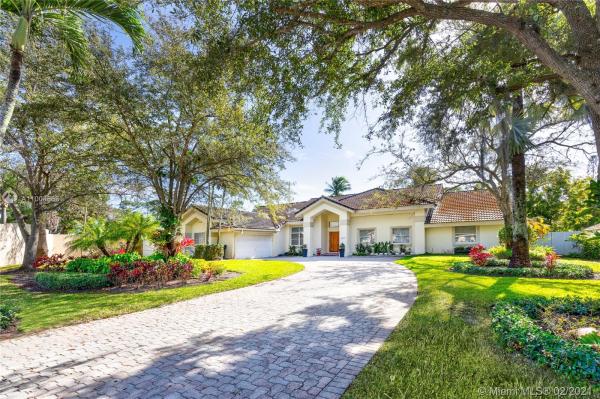 Weitzer Killian Place, 9702 SW 111th Ter, Kendall, Florida 33176, image 2