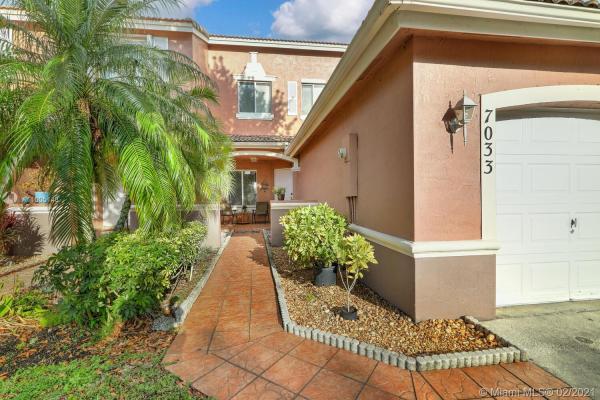 7033 SW 164th Ct, Unincorporated Dade County, Florida 33193, image 2