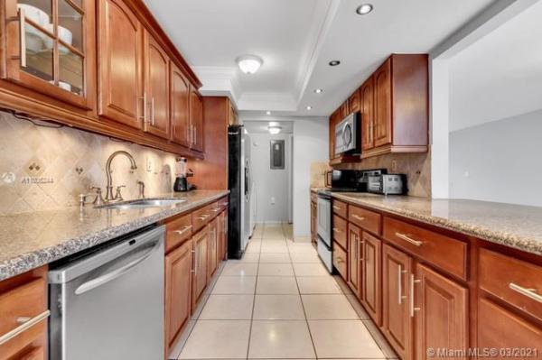 8408 NW 8th St #8408, Fountainebleau, Florida 33126, image 2