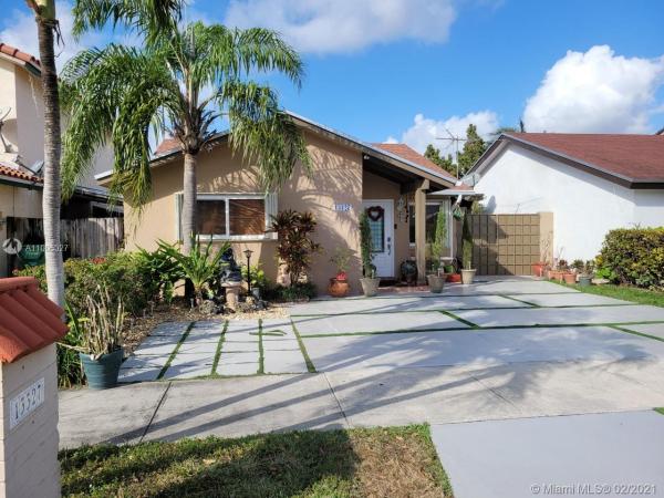 13327 SW 61st Ter, Kendale Lakes, Florida 33183, image 2