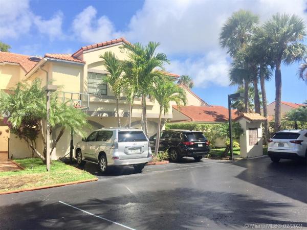Mariner Village Garden, 3520 Magellan Cir, Aventura, Florida 33180, image 2