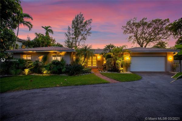 Biscayne Park Estates, 11820 Griffing Blvd, Biscayne Park, Florida 33161, image 2