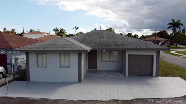 Greenwood Villas, 29923 SW 158th Ct, Leisure City, Florida 33033, image 2