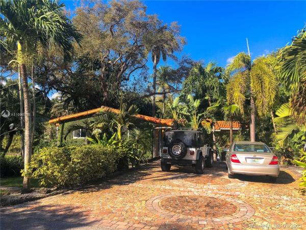 Biscayne Lawn, 11724 NE 11th Pl, Biscayne Park, Florida 33161, image 2