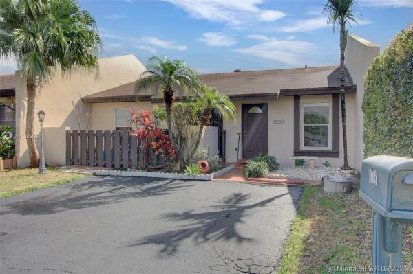 Devon Aire Villas, 11105 SW 122nd Ct, The Crossings, Florida 33186, image 2