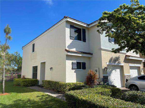 Champion Lakes, 315 NE 194th Ln #315, Ives Estates, Florida 33179, image 2