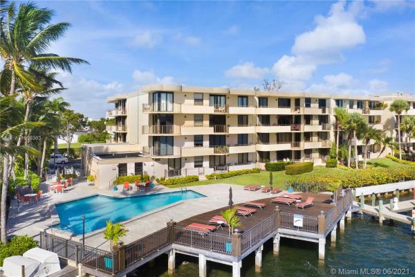 Mariners Bay, 12000 N Bayshore Dr #209, North Miami, Florida 33181, image 2