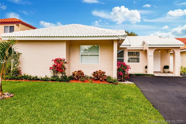 Kenland Homes, 12411 SW 95th Ter, The Crossings, Florida 33186, image 2