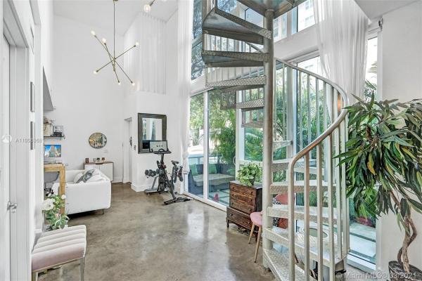 Platinum, 480 NE 30th St #107, Miami, Florida 33137, image 2