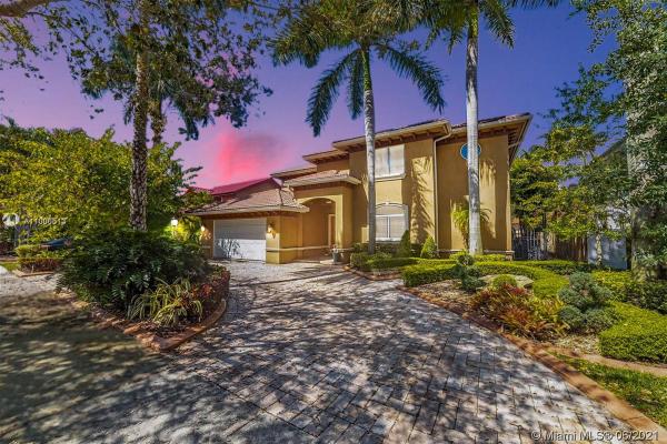 Royal Oaks, 8235 NW 163rd St, Miami Lakes, Florida 33016, image 2