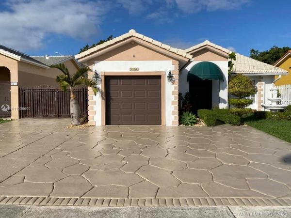 Kendale Lakes No HOA, 5552 SW 144th Ct, Kendale Lakes, Florida 33175, image 2