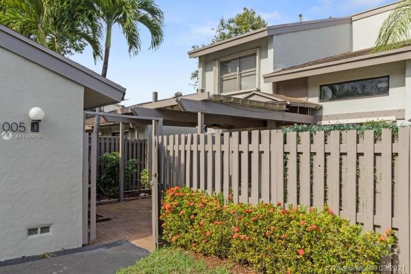 Sabal Chase, 11005 SW 113th Pl, Kendall, Florida 33176, image 2