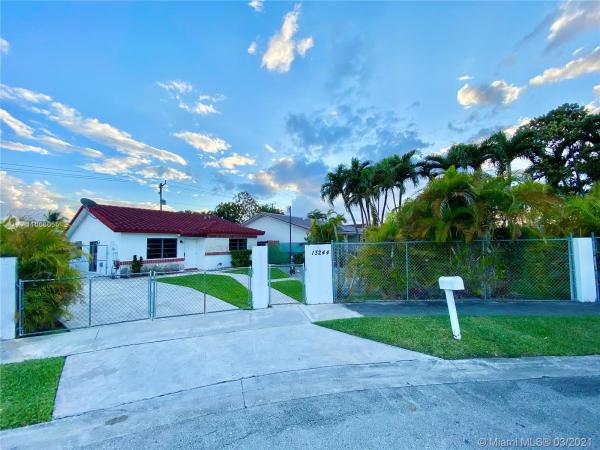 Les Gardens, 13244 SW 40th Ter, Tamiami, Florida 33175, image 2