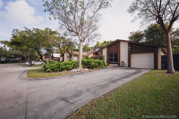 The Crossings, 13048 SW 108th St Cir, The Crossings, Florida 33186, image 2