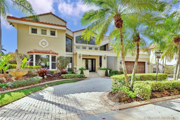 Royal Lakes, 16338 NW 86th Ct, Miami Lakes, Florida 33016, image 2