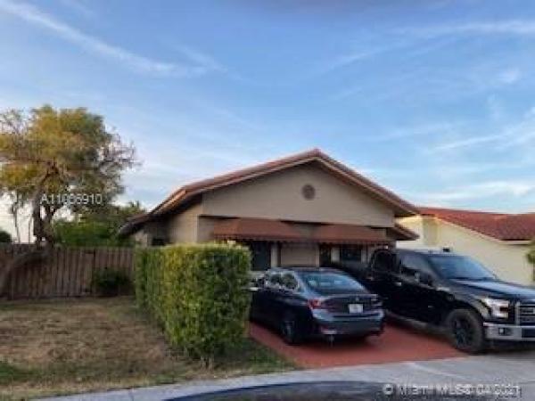 Kendale Lakes No HOA, 14621 SW 52nd St, Kendale Lakes, Florida 33175, image 2