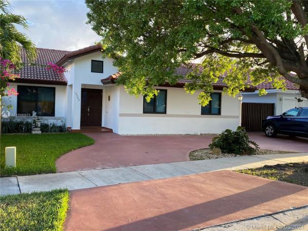 Venezia Homes Estates, 13392 NW 7th Ter, Tamiami, Florida 33182, image 2