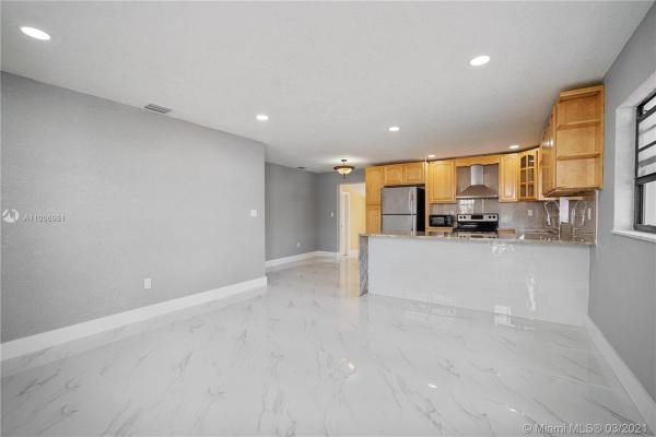 Sunkist Grove, 1050 NW 122nd St, North Miami, Florida 33168, image 1