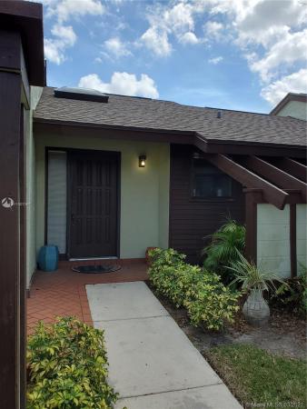 Strathmore Gate West, 467 Long Bow Ct, Royal Palm Beach, Florida 33411, image 2