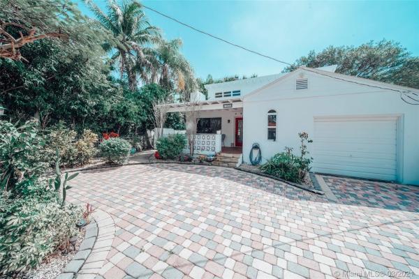 Crowell, 1936 SW 25th St, Miami, Florida 33133, image 2