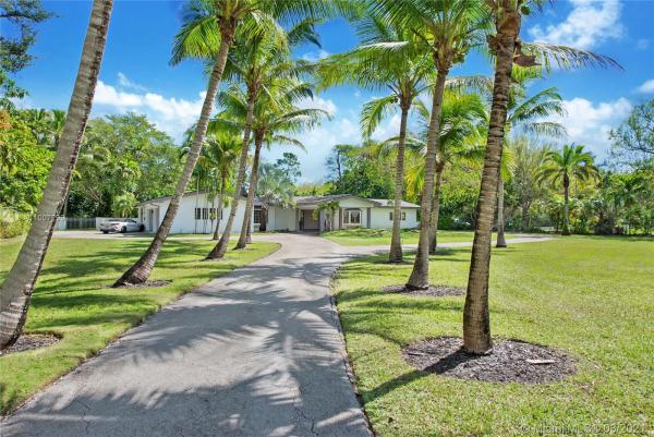 Rimoldi, 10801 SW 67th Ave, Pinecrest, Florida 33156, image 2