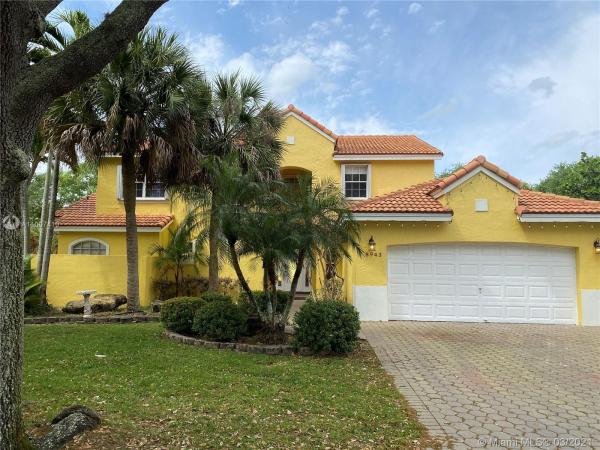 Lakes On The Green Gwendolyn, 8943 NW 194th Ter, Hialeah, Florida 33018, image 3